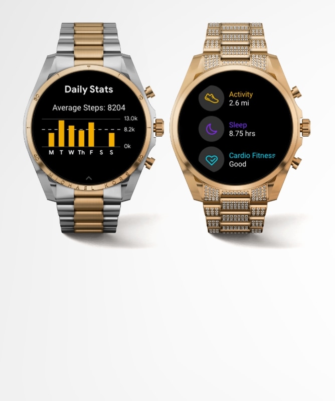 Zwei Michael Kors Gen 6 Smartwatches in goldfarbener und zweifarbiger Ausführung.