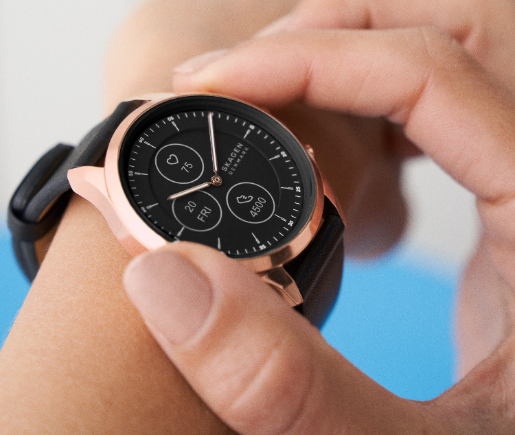 Black Hybrid HR smartwatch.